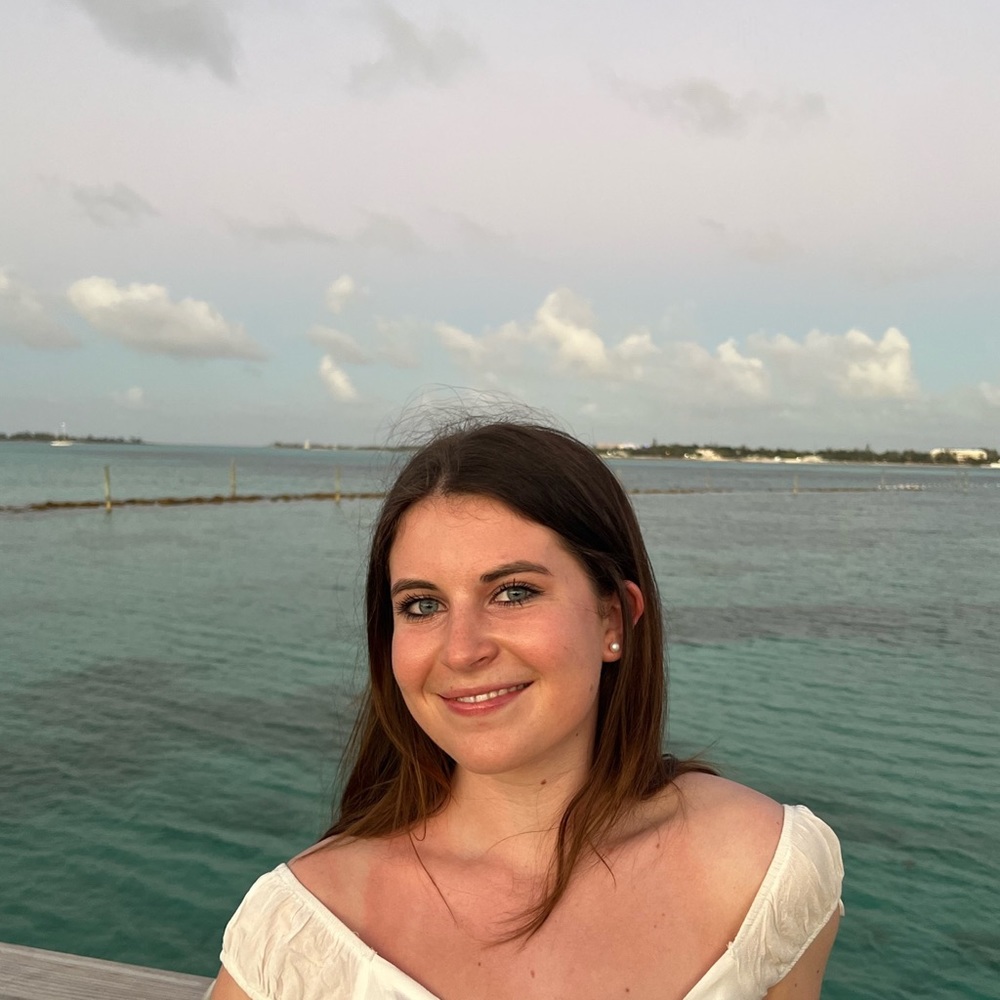 Meet your Posher, Amelia